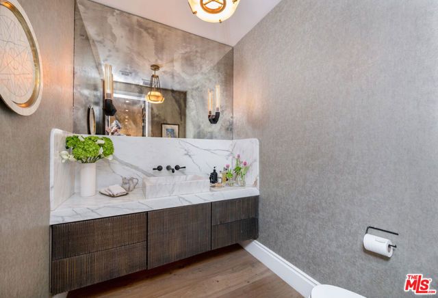 320 N Alta Vista Boulevard, Los Angeles, CA 90036