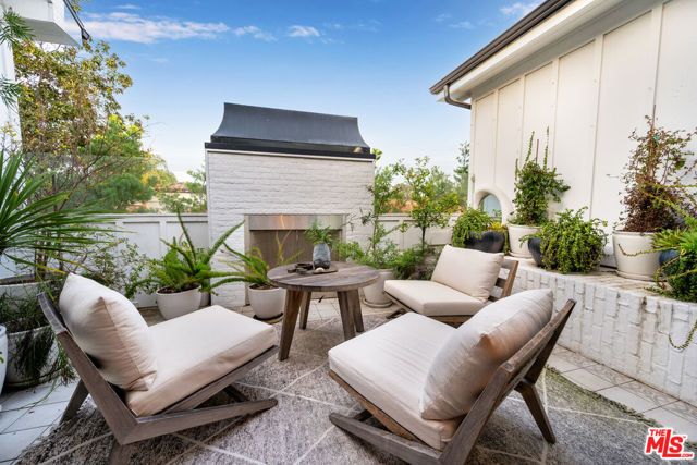 320 N Alta Vista Boulevard, Los Angeles, CA 90036