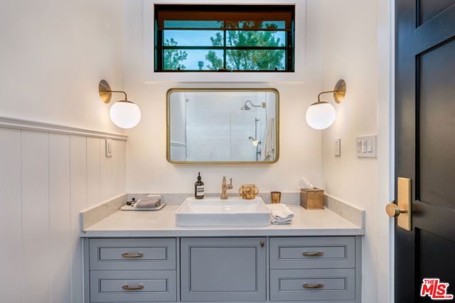 320 N Alta Vista Boulevard, Los Angeles, CA 90036