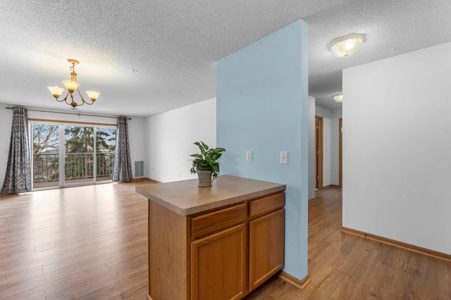 2231 Penn Place N 208, North Saint Paul, MN 55109