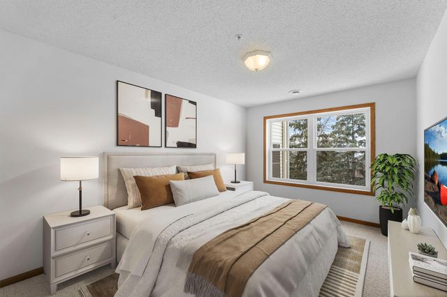 2231 Penn Place N 208, North Saint Paul, MN 55109