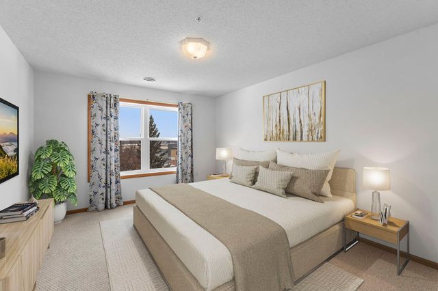 2231 Penn Place N 208, North Saint Paul, MN 55109