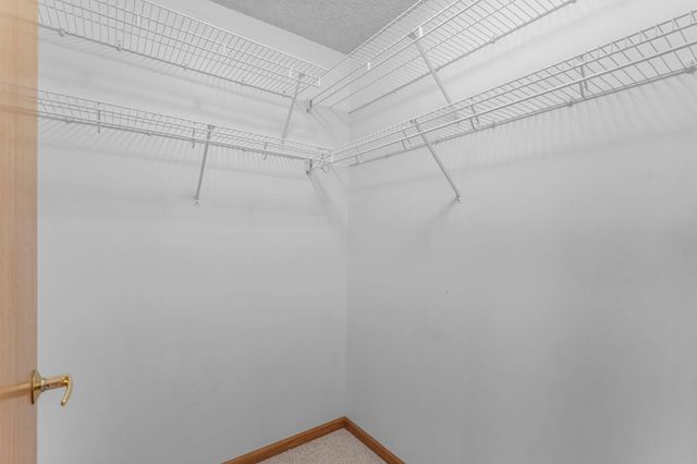 2231 Penn Place N 208, North Saint Paul, MN 55109