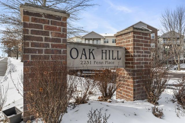 2231 Penn Place N 208, North Saint Paul, MN 55109