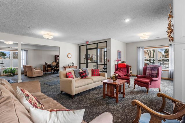 2231 Penn Place N 208, North Saint Paul, MN 55109