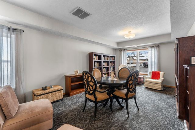 2231 Penn Place N 208, North Saint Paul, MN 55109