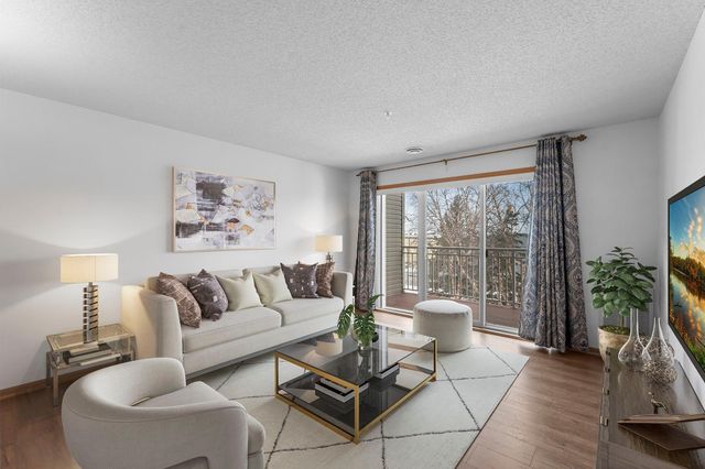 2231 Penn Place N 208, North Saint Paul, MN 55109