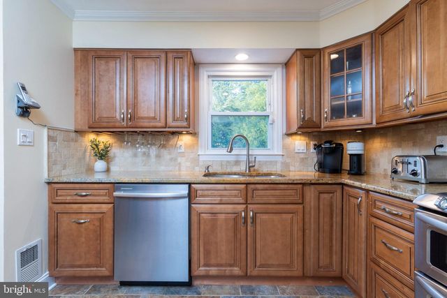64 WESLEYAN DR, Hamilton, NJ 08690