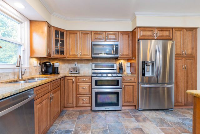 64 WESLEYAN DR, Hamilton, NJ 08690