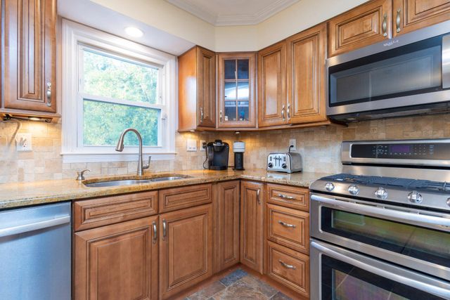 64 WESLEYAN DR, Hamilton, NJ 08690