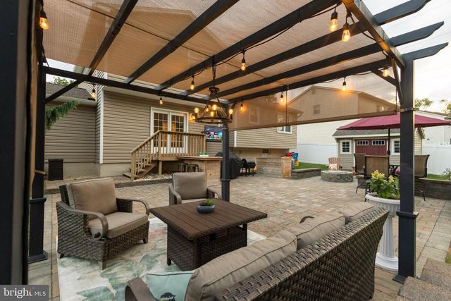 64 WESLEYAN DR, Hamilton, NJ 08690