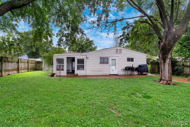 4123 Beauty Lane, St Louis, MO 63134