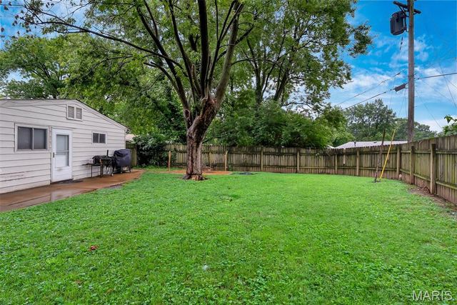 4123 Beauty Lane, St Louis, MO 63134