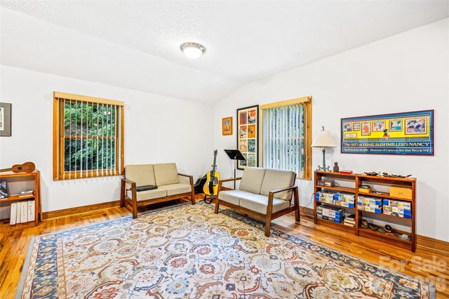 464 Governors View Road, Asheville, NC 28805