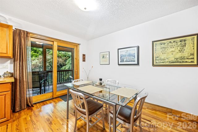 464 Governors View Road, Asheville, NC 28805