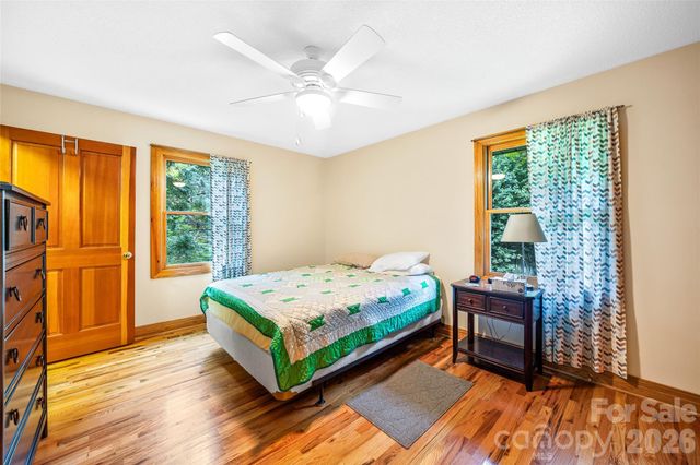 464 Governors View Road, Asheville, NC 28805