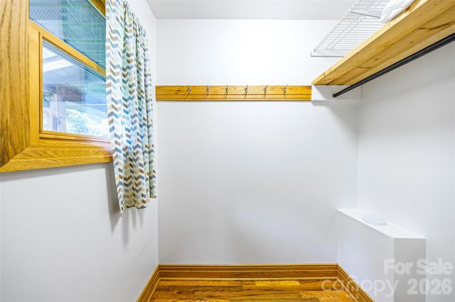 464 Governors View Road, Asheville, NC 28805