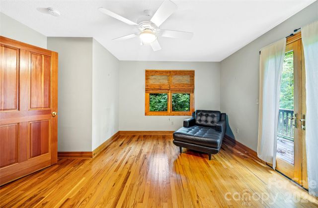 464 Governors View Road, Asheville, NC 28805