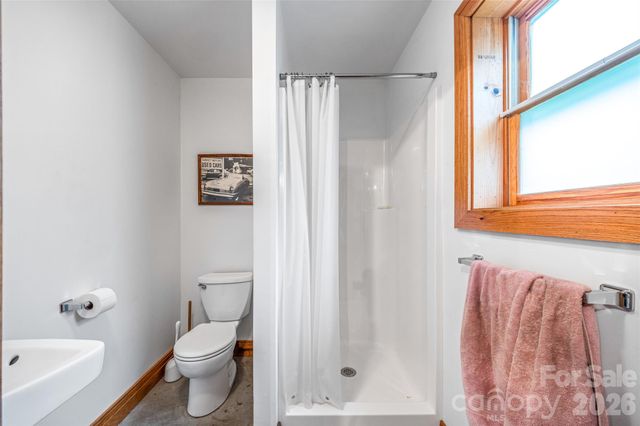 464 Governors View Road, Asheville, NC 28805