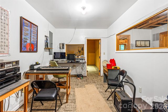 464 Governors View Road, Asheville, NC 28805