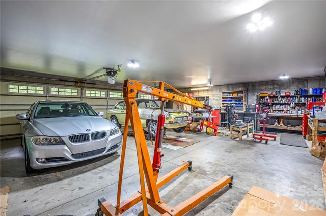 464 Governors View Road, Asheville, NC 28805