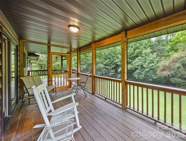 464 Governors View Road, Asheville, NC 28805