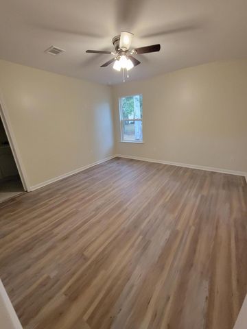 47 Cedar Hill Court, Defuniak Springs, FL 32433