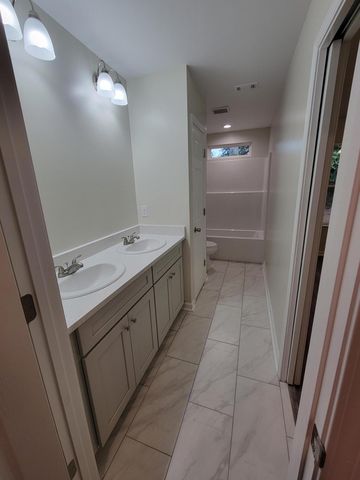 47 Cedar Hill Court, Defuniak Springs, FL 32433