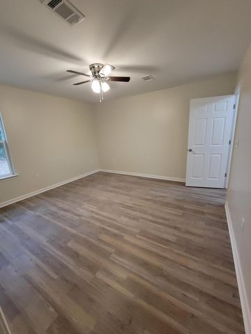 47 Cedar Hill Court, Defuniak Springs, FL 32433