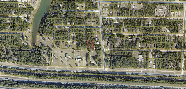 47 Cedar Hill Court, Defuniak Springs, FL 32433