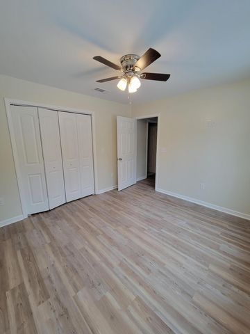 47 Cedar Hill Court, Defuniak Springs, FL 32433