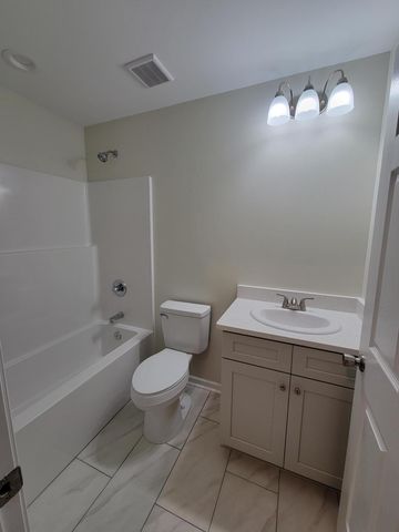 47 Cedar Hill Court, Defuniak Springs, FL 32433