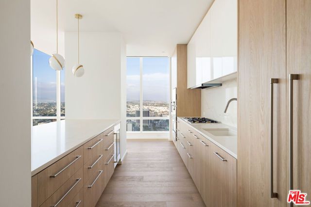 1000 W 8th Street 5210, Los Angeles, CA 90017