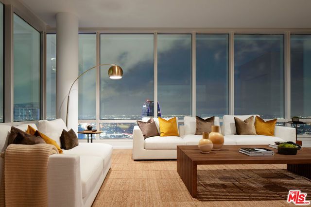 1000 W 8th Street 5210, Los Angeles, CA 90017