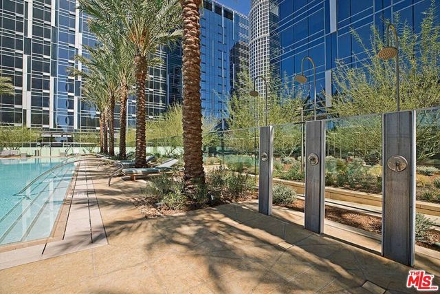 1000 W 8th Street 5210, Los Angeles, CA 90017