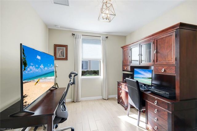 14883 Edgewater CIR, Naples, FL 34114