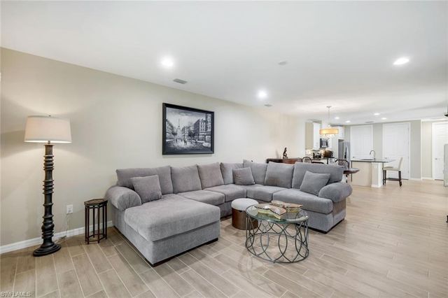 14883 Edgewater CIR, Naples, FL 34114