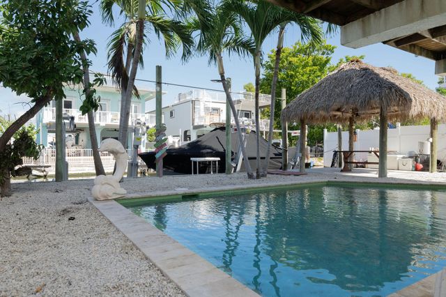 27 Avenue D, Key Largo, FL 33037