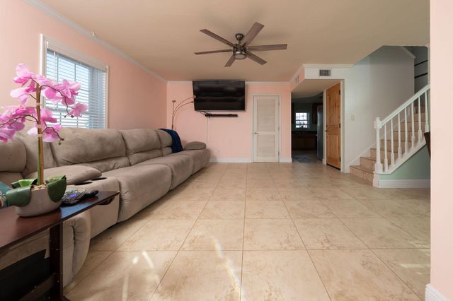 27 Avenue D, Key Largo, FL 33037