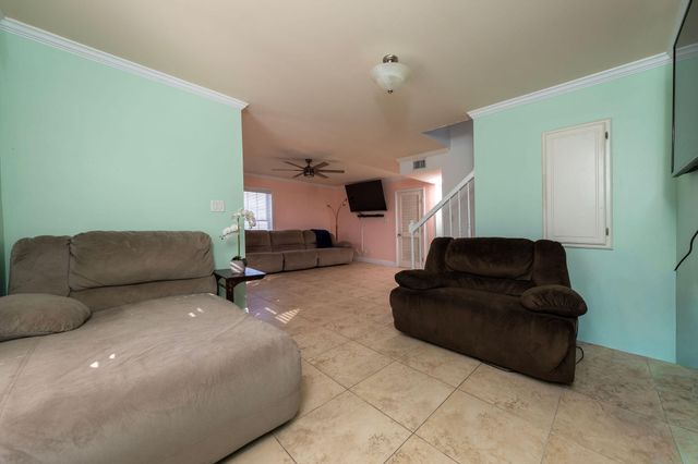 27 Avenue D, Key Largo, FL 33037