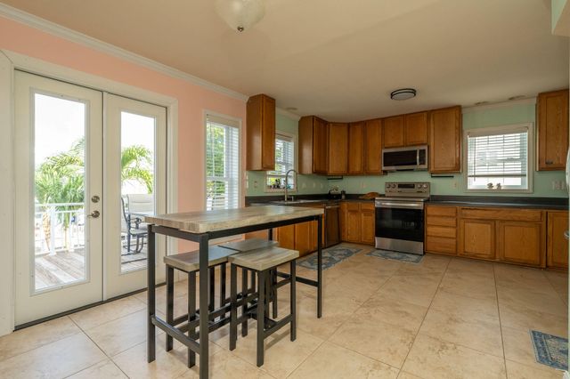 27 Avenue D, Key Largo, FL 33037