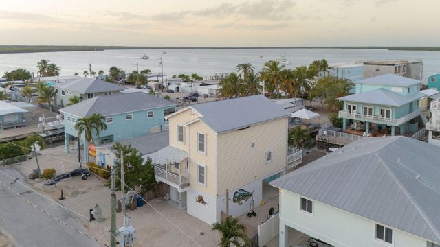 27 Avenue D, Key Largo, FL 33037