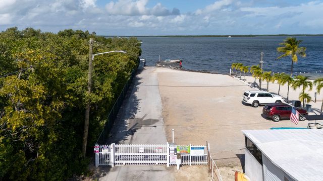 27 Avenue D, Key Largo, FL 33037