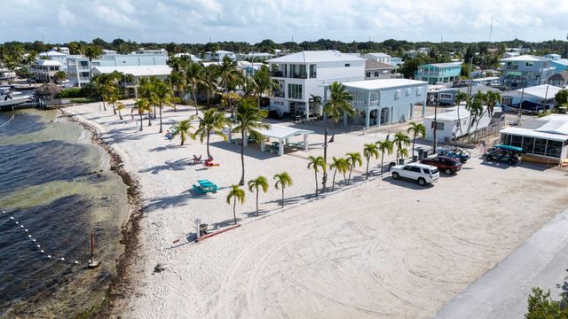 27 Avenue D, Key Largo, FL 33037