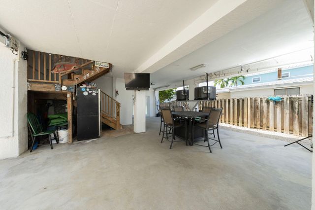 27 Avenue D, Key Largo, FL 33037