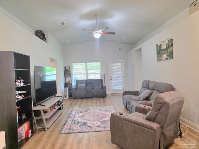 12139 Emerald Heights Ln, Pensacola, FL 32506