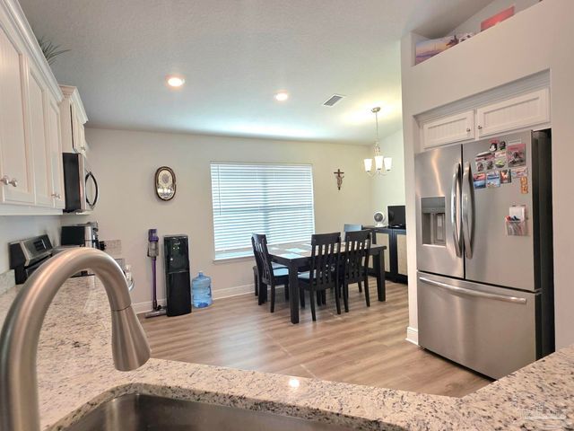 12139 Emerald Heights Ln, Pensacola, FL 32506