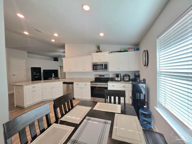 12139 Emerald Heights Ln, Pensacola, FL 32506