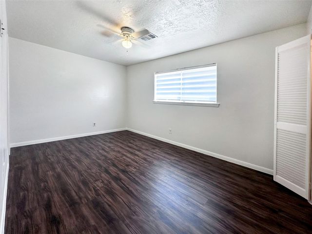 9270 Theysen Drive, Houston, TX 77080