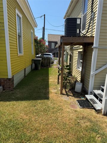 908 34th Street, Galveston, TX 77550